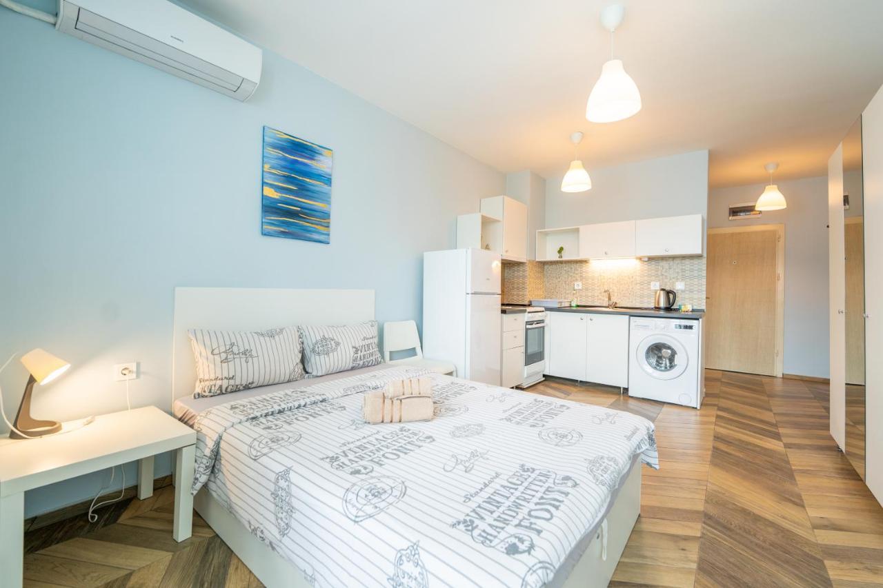 Апартаменти Cozy Little In Studentski Grad *